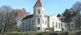 Villa mit altem Baumbestand