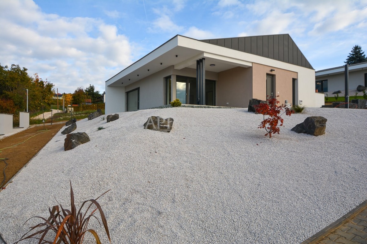 Családi ház - 4345