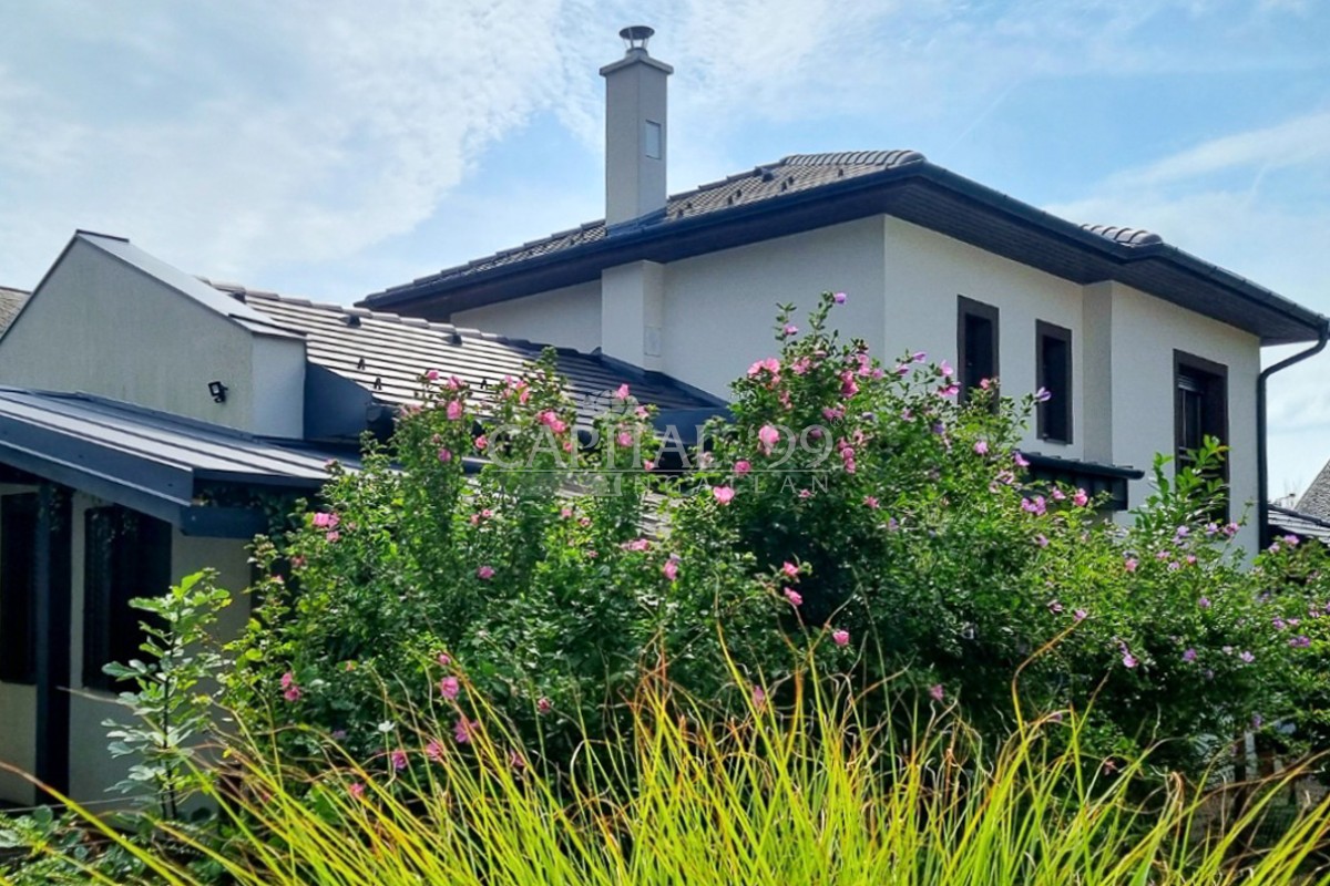 Családi ház - 4360