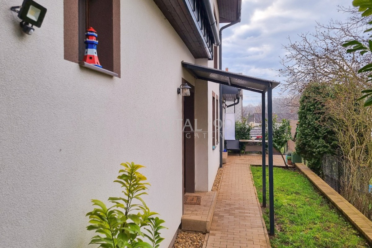 Családi ház - 4360