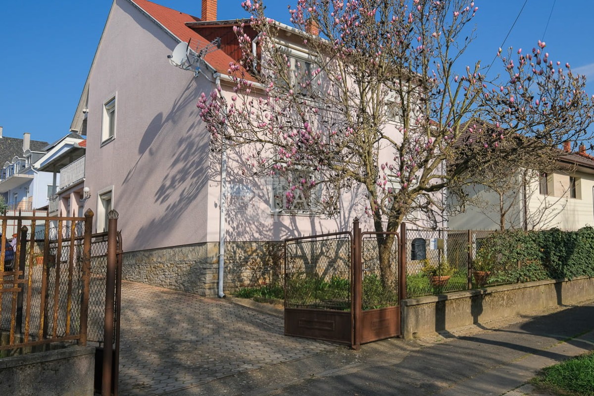 Családi ház - 4370