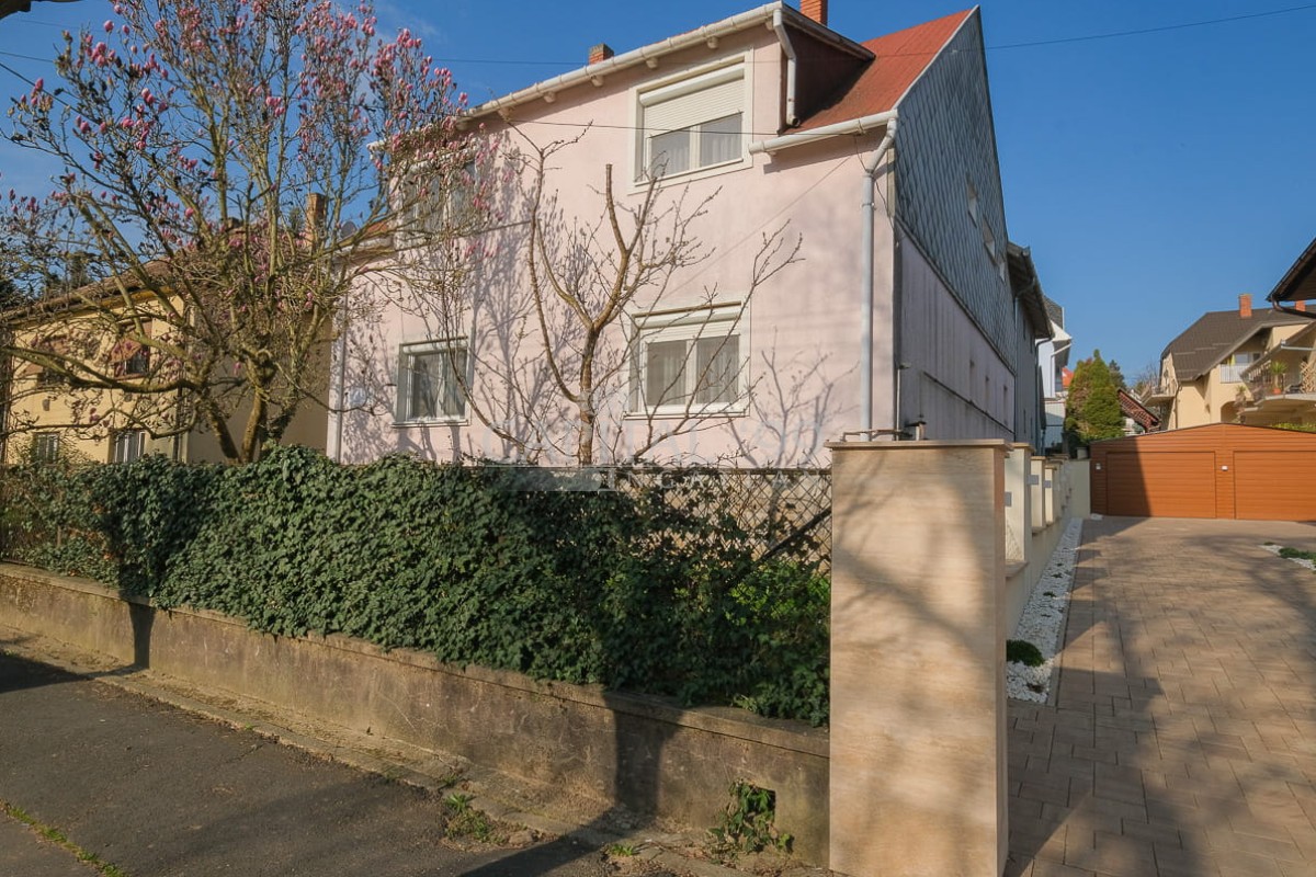 Családi ház - 4370