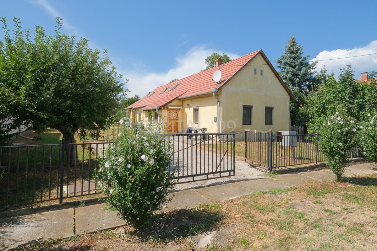 Családi ház - 4415